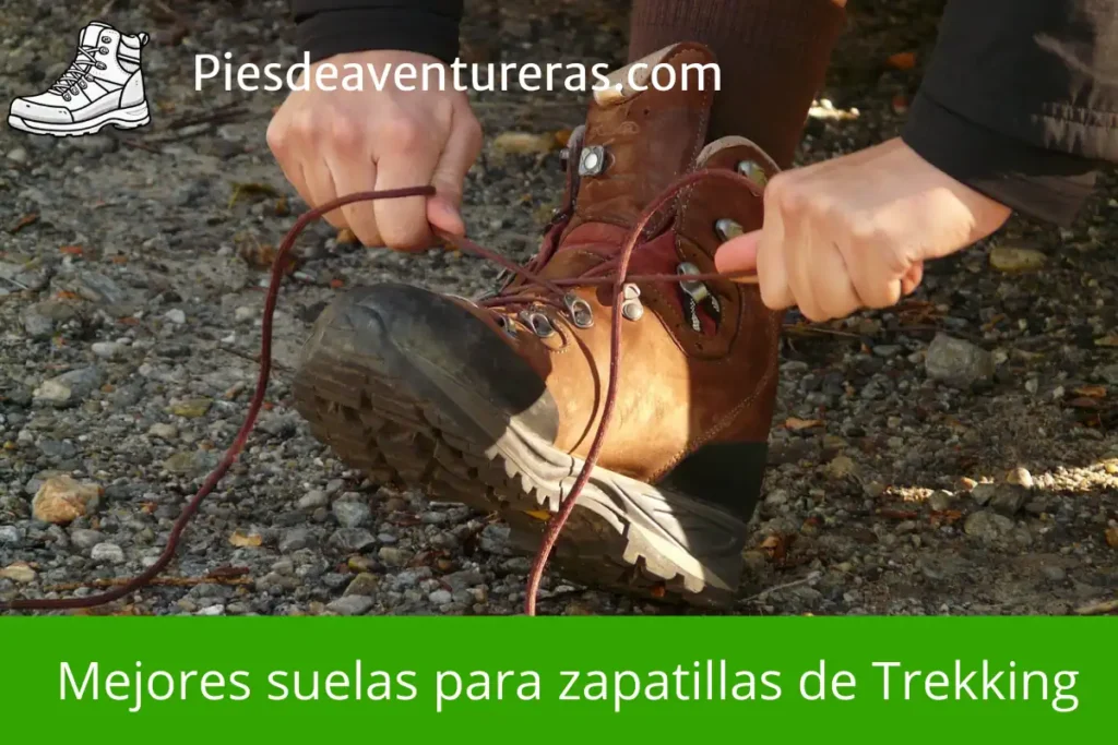 persona ajustando su calzado de montaña mostrando su suela para trekking en primer plano